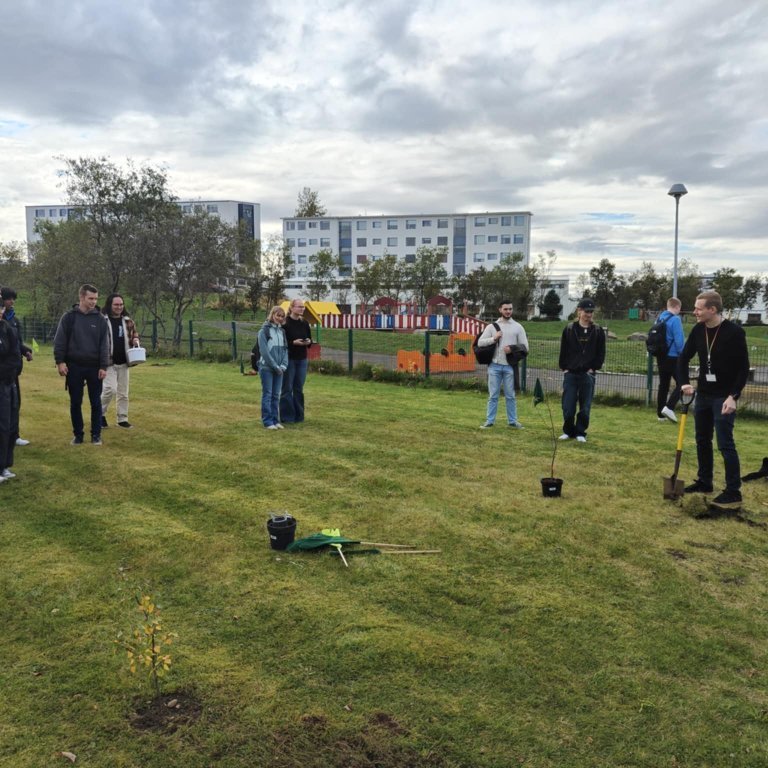 f2efe5e8-52c2-41bd-b4b3-4692b6d65a49