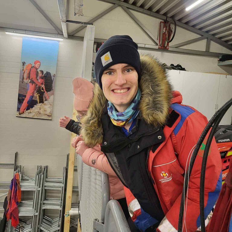 attj_vzzv7x4brk_tg307ivzz_uvkq3q9kfaavpe3msyr8