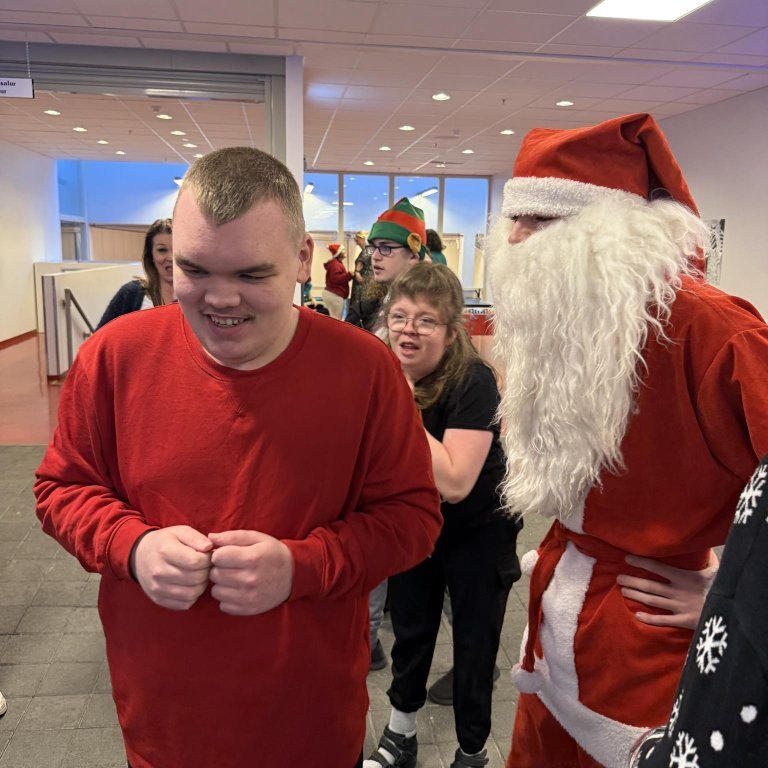 att2qpqkv5r0raftvv-tfecm3wnnbjmlx3eiliwhz2ze_y