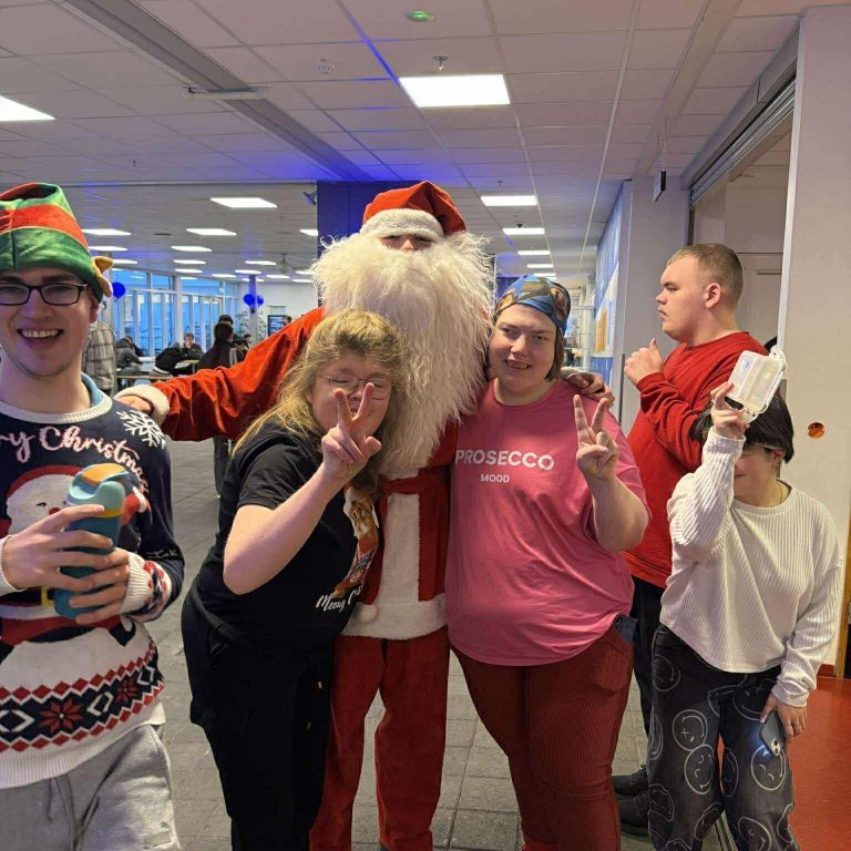 attc842epiejd5prgupj-j-e_tijn80q5lrt5h4osijp7m