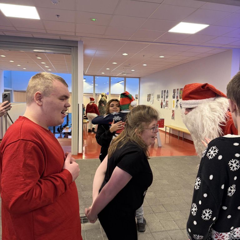 attsxrtdcclmrrt8bmb7zucxbpbtntqghkbjvfle7dgr6m