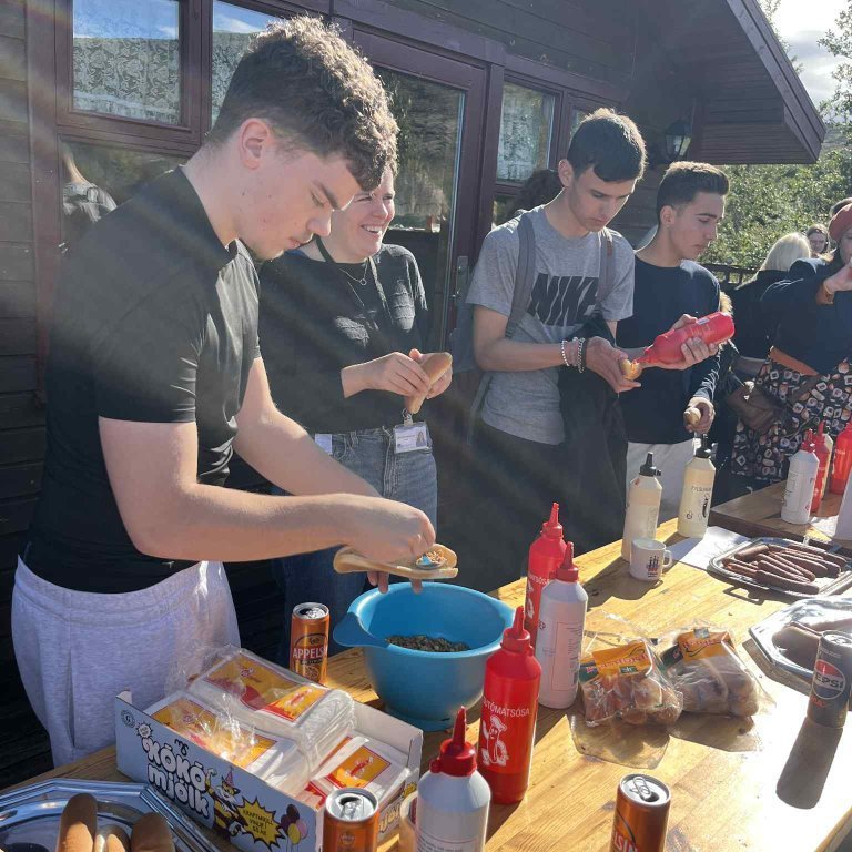 attrrlpk7-g3yxixqfvhewgkaiaslb4p_llog9h0crljba