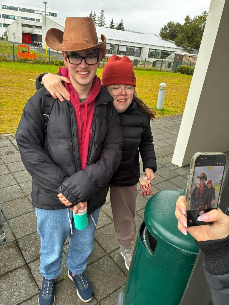 att.mbajjyoihve_ccssozsfbjcxx3-19k_quz0xrowv0vs.jpg