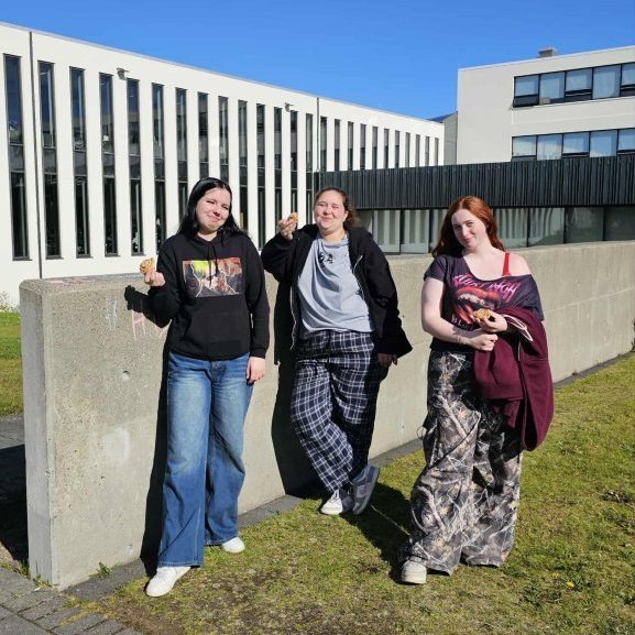 attvskd-fuxyfqyy8t-hddxp0biqozzwfxhlyugrfrzsh8