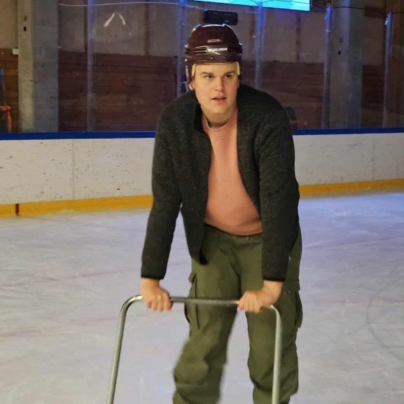 8c693cbc-b48d-4a9c-af14-63df7555bcb1