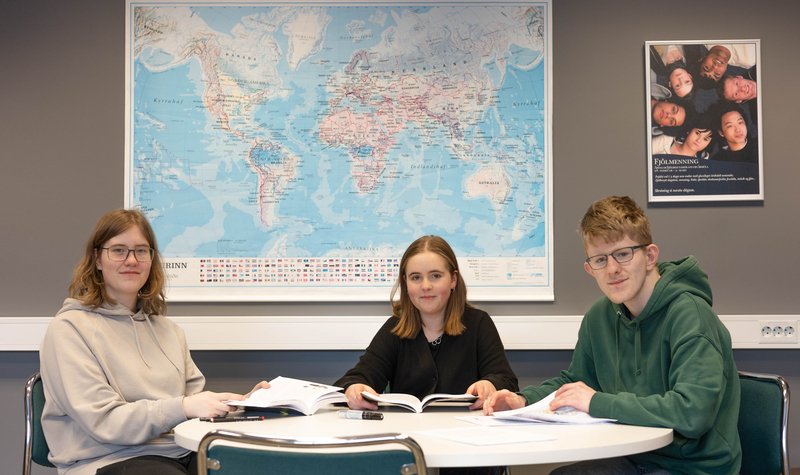 FÁ úr leik í Gettu betur