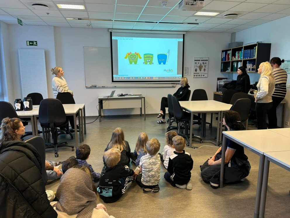 Leikskólabörn frá Múlaborg fengu fræðslu um tannhirðu
