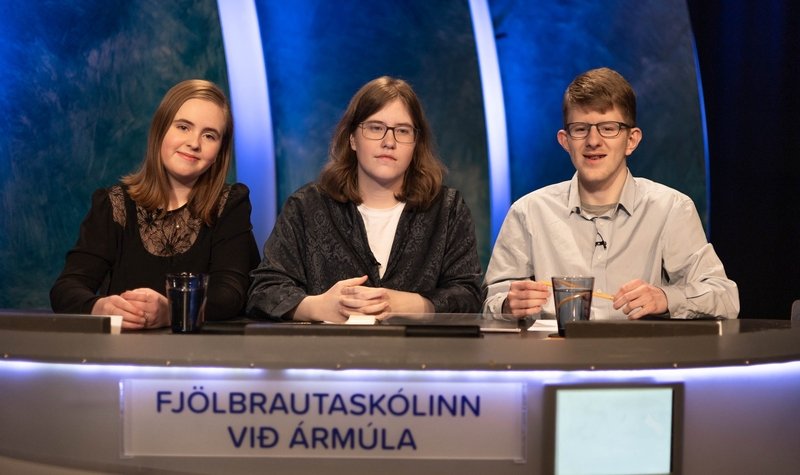 Fyrsta umferð í Gettu betur