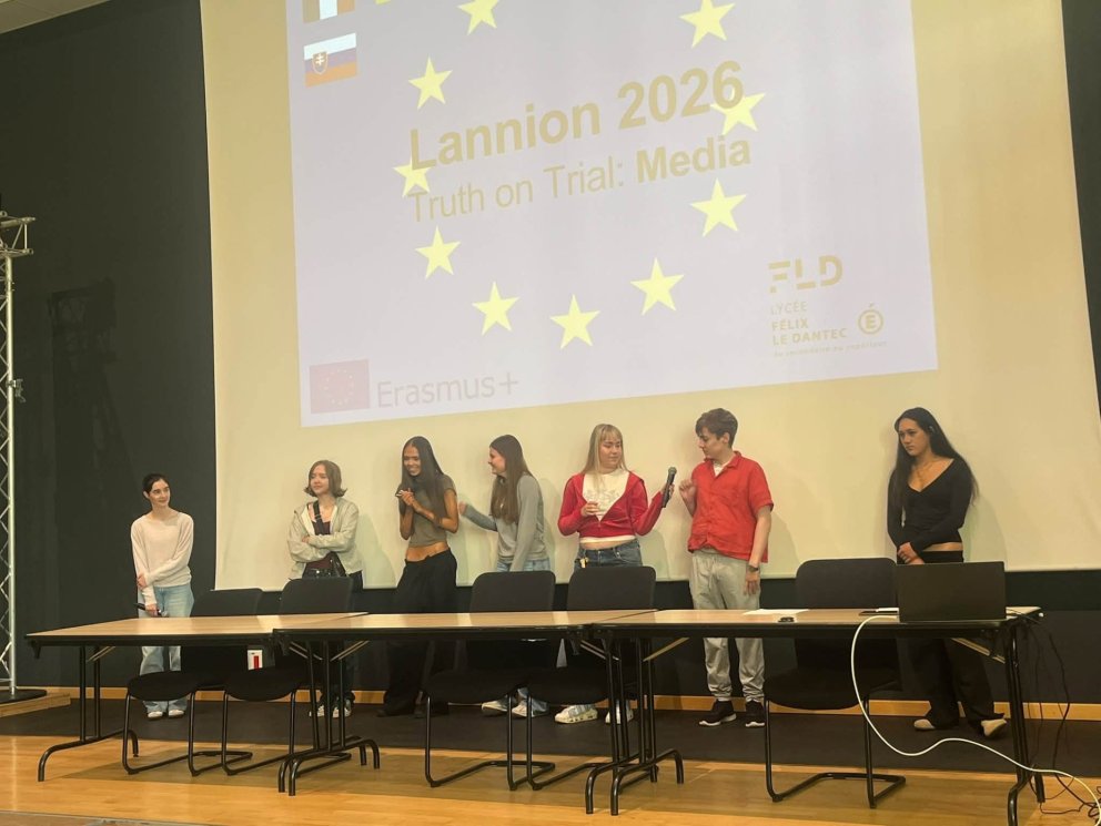 FÁ-nemar í Erasmus+ verkefni um falsfréttir í Frakklandi