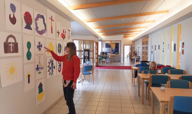 Myndlistarsýning nemenda FÁ í safnaðarheimili Grensáskirkju