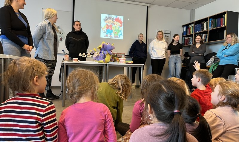 Leikskólabörn frá Múlaborg í heimsókn í FÁ
