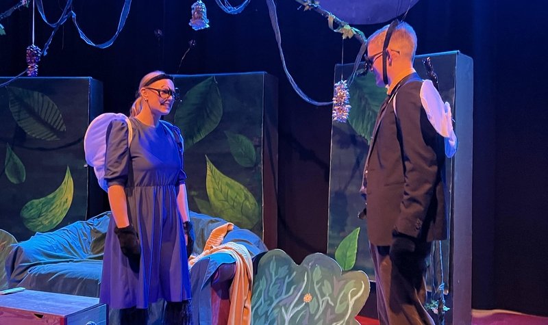 Leiksýning í FÁ - Fólk er furðulegt