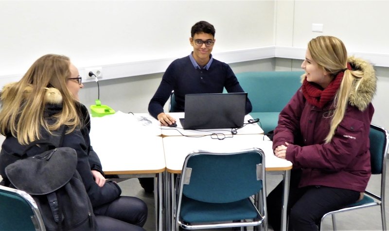 Ást og friður í Setrinu