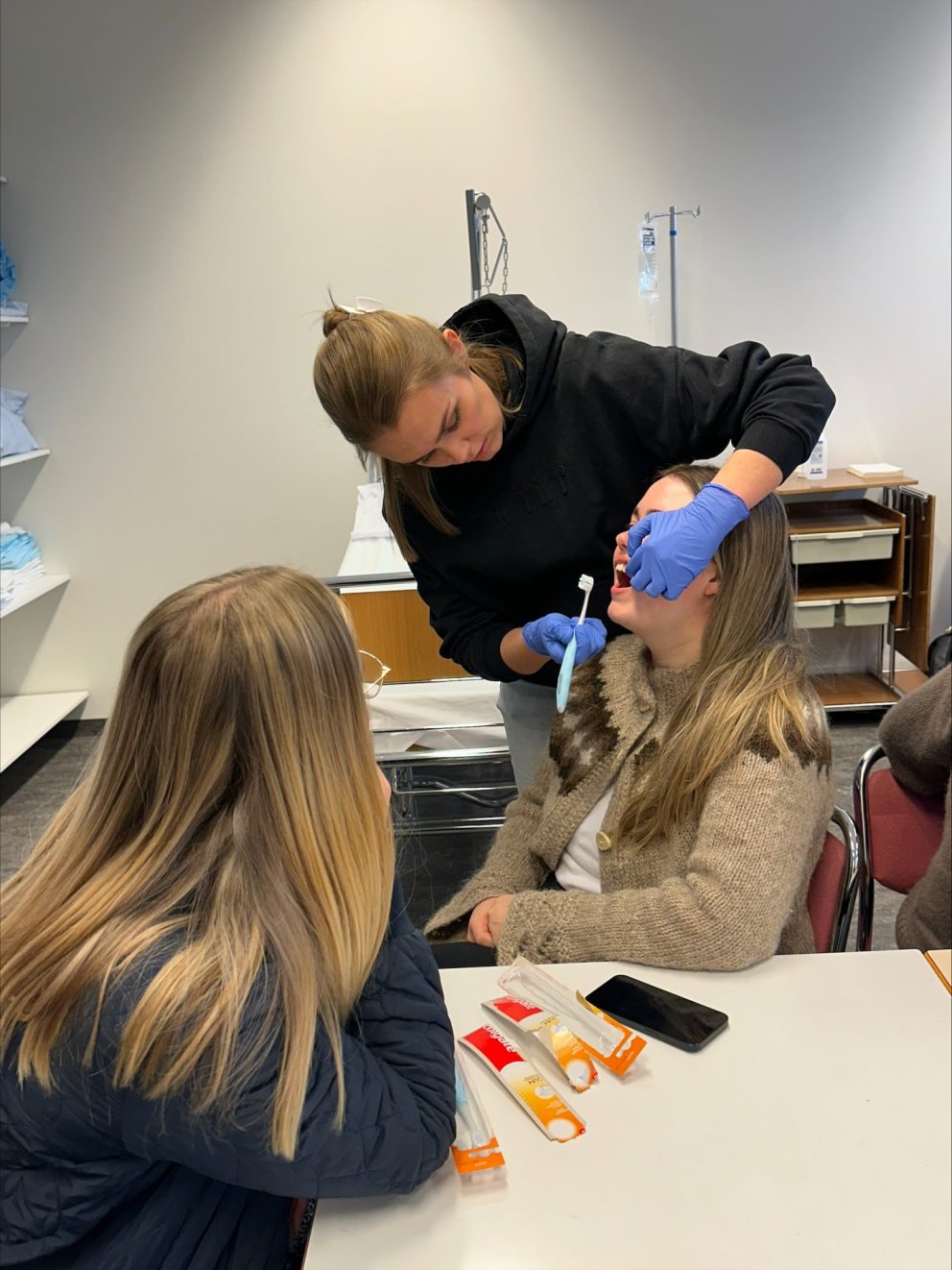 Tanntækninemar með fræðslu í FVA