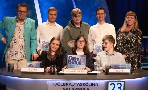 FÁ úr leik í Gettu betur