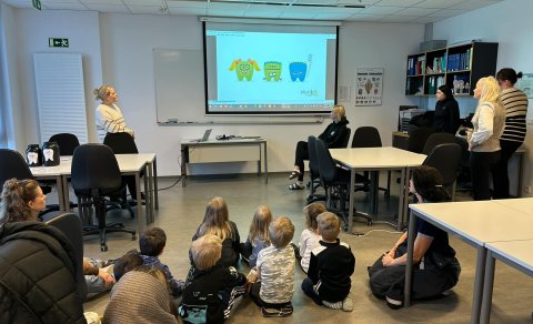 Leikskólabörn frá Múlaborg fengu fræðslu um tannhirðu