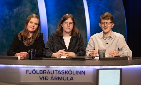 Fyrsta umferð í Gettu betur