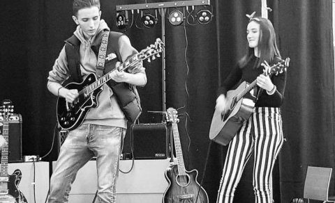 Tónsmiðjan með hádegistónleika