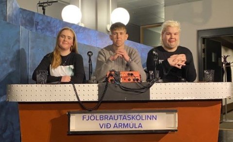 FÁ áfram í Gettu betur