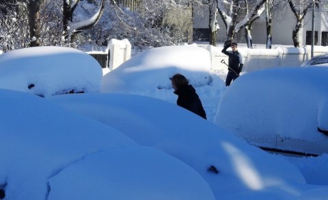 Vetur kóngur knýr á dyr