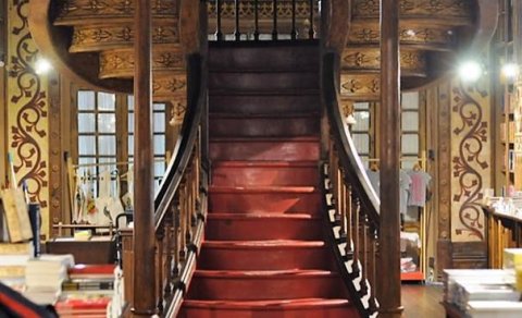 Engin fábreytni í FÁ