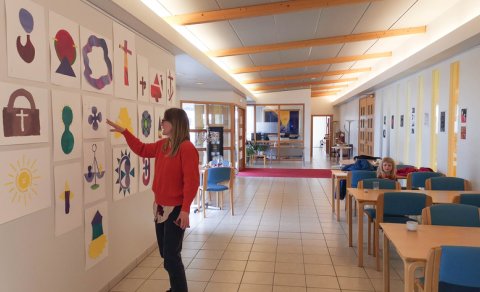 Myndlistarsýning nemenda FÁ í safnaðarheimili Grensáskirkju