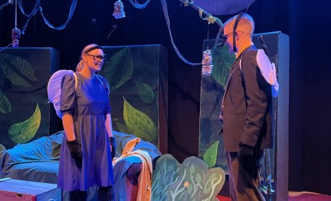 Leiksýning í FÁ - Fólk er furðulegt