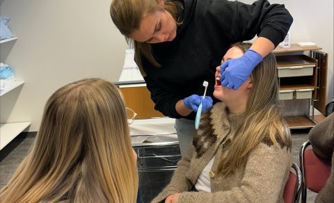 Tanntækninemar með fræðslu í FVA